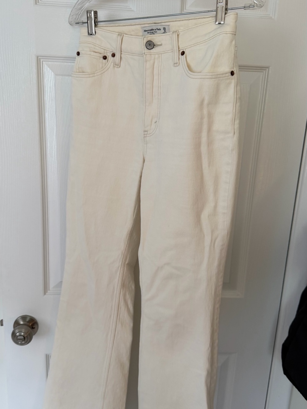 Abercrombie & Fitch Women’s Cream Straight-Leg Jeans